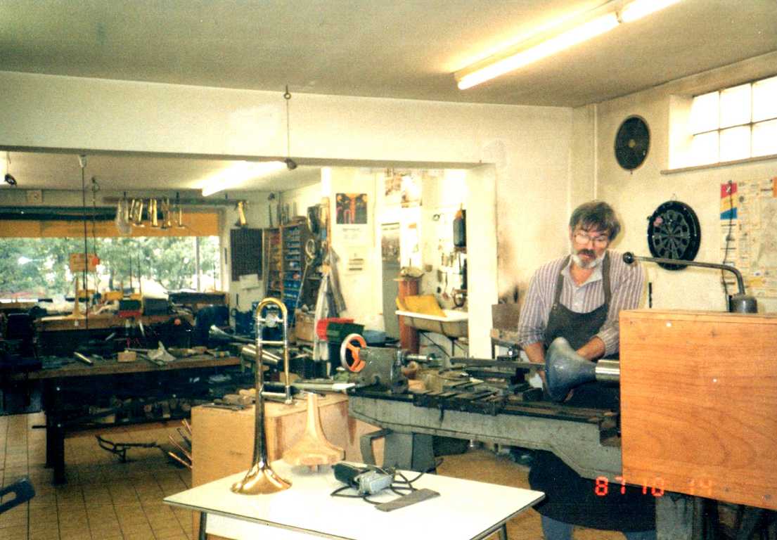 Meister Hans Schneider at work